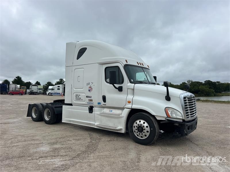 Freightliner Cascadia 125 6x4 T/A Sleeper Truck Tractor Τράκτορες