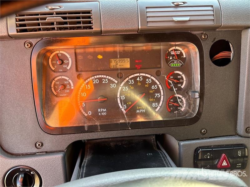 Freightliner Cascadia 125 6x4 T/A Sleeper Truck Tractor Sattelzugmaschinen