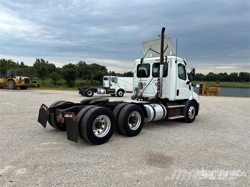 Freightliner Cascadia 116 Prime Movers
