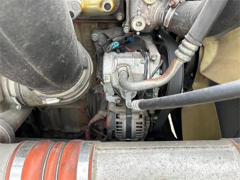 Freightliner Cascadia 126 6x4 Rebuilt Title** T/A Sleeper Truck Trekkers