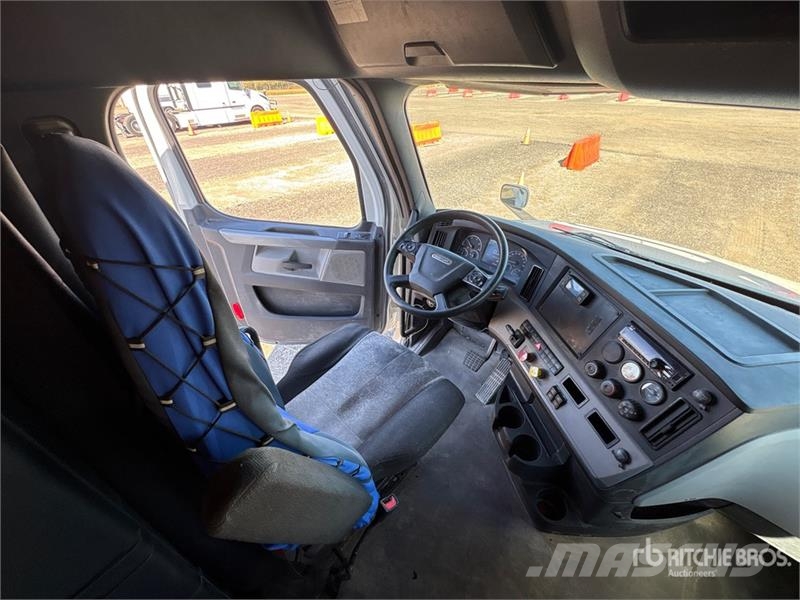 Freightliner Cascadia 126 Тягачі