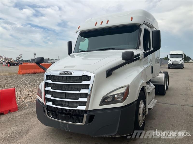 Freightliner Cascadia 126 T/A Sleeper Truck Tractor Çekiciler