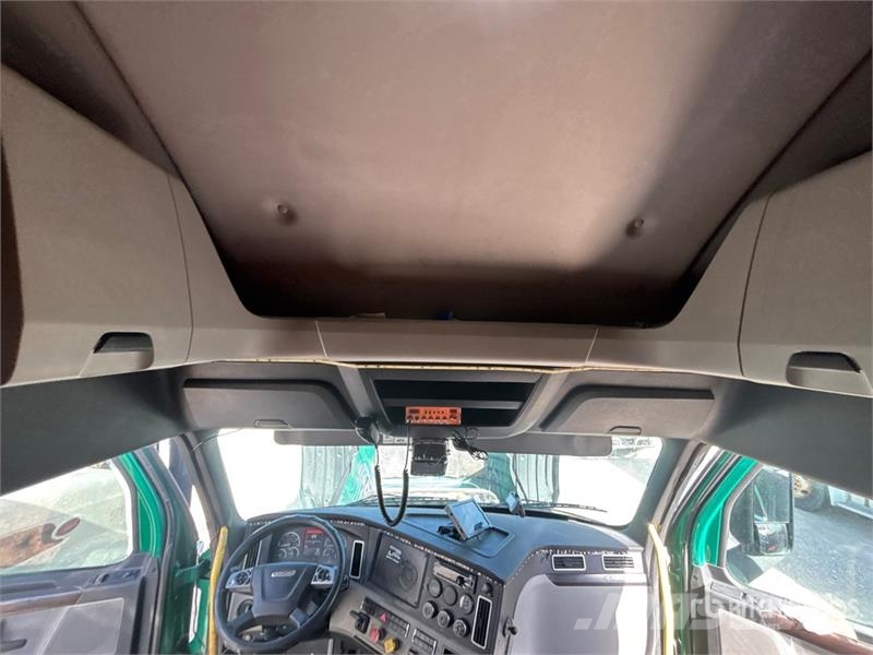 Freightliner Cascadia 126 6x4 T/A Sleeper Truck Tractor Motrici e Trattori Stradali