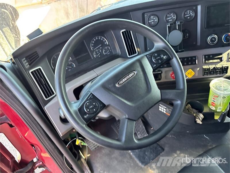 Freightliner Cascadia 126 Влекачи