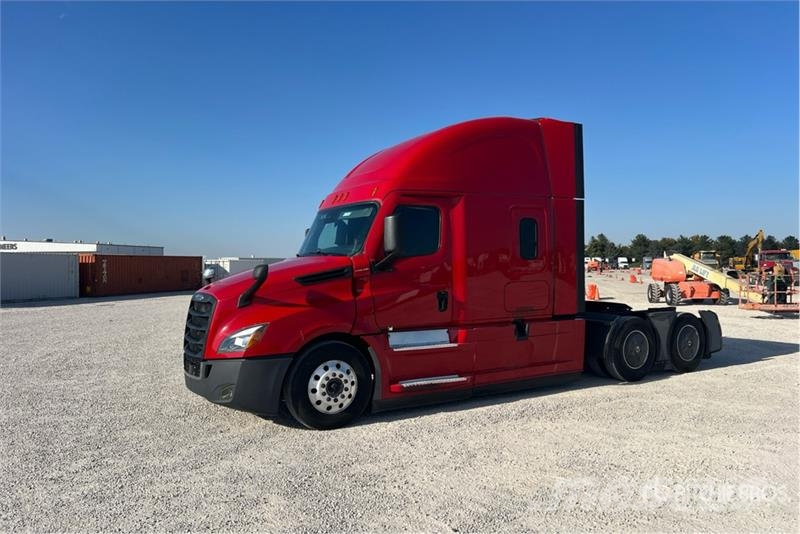 Freightliner Cascadia 126 6x4 T/A Sleeper Truck Tractor Vilcēji