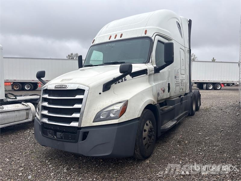 Freightliner Cascadia 126 6x4 T/A Sleeper Truck Tractor Tractores (camiões)