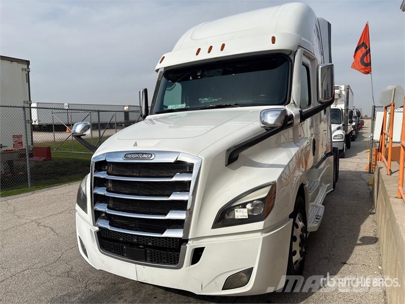 Freightliner Cascadia 126 T/A Sleeper Truck Tractor Sattelzugmaschinen