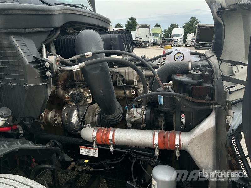Freightliner Cascadia 126 6x4 T/A Sleeper Truck Tractor Dragbilar