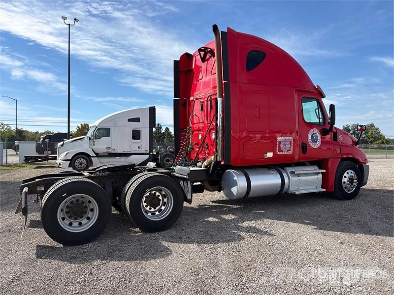Freightliner Cascadia 125 6x4 T/A Sleeper Truck Tractor Влекачи