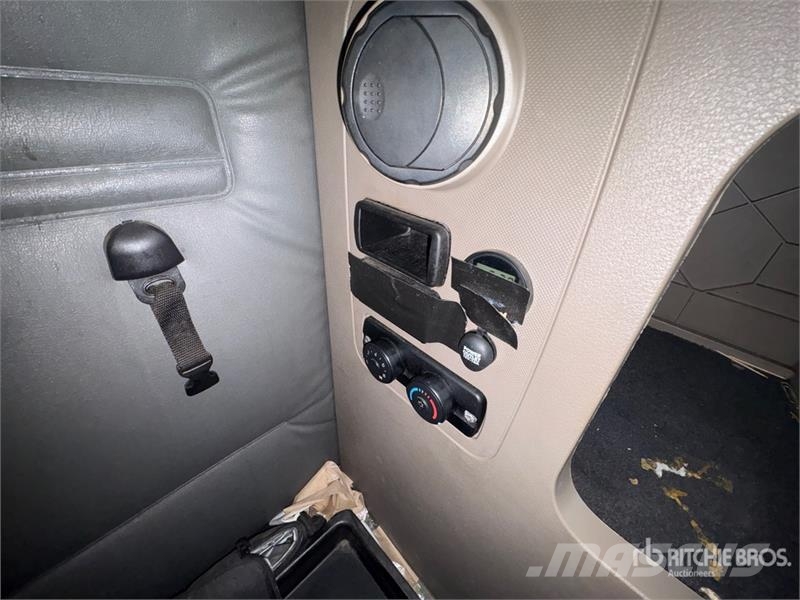 Freightliner Cascadia 125 6x4 T/A Sleeper Truck Tractor Tractor Units