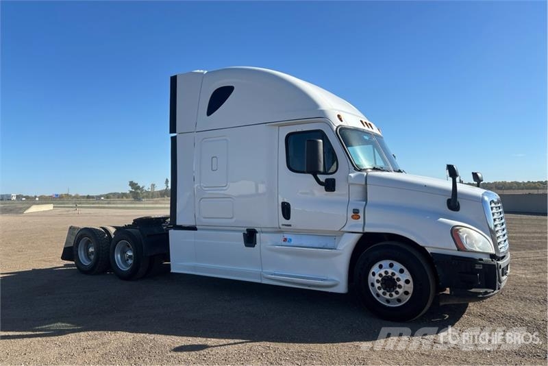 Freightliner Cascadia 125 6x4 T/A Sleeper Truck Tractor وحدات الجر