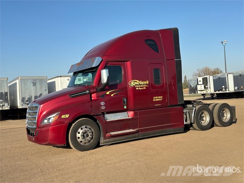 Freightliner Cascadia 126 6x4 T/A Sleeper Truck Tractor Vilcēji