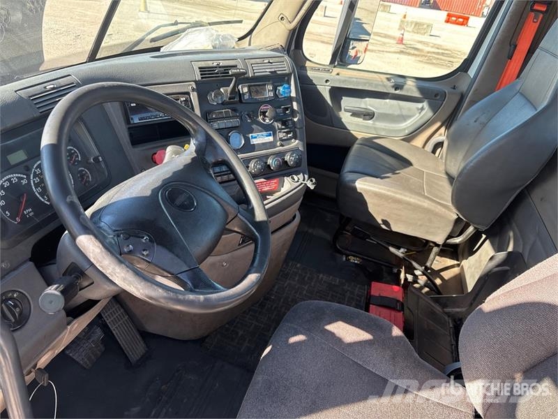 Freightliner Cascadia 125 وحدات الجر