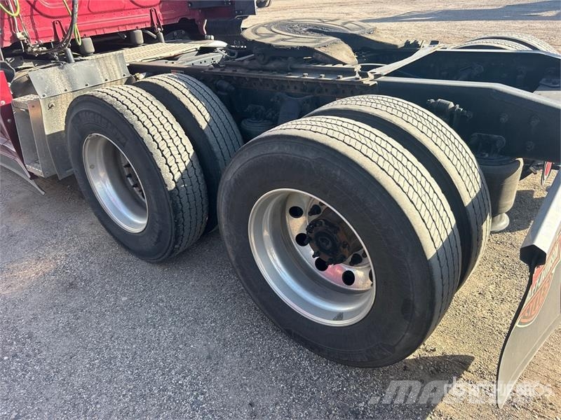 Freightliner Cascadia 126 Влекачи