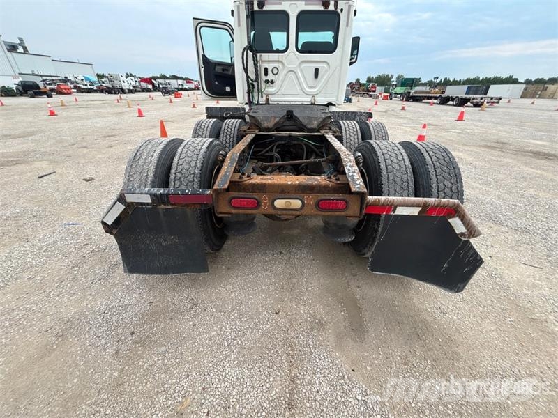 Freightliner Cascadia 126 Çekiciler