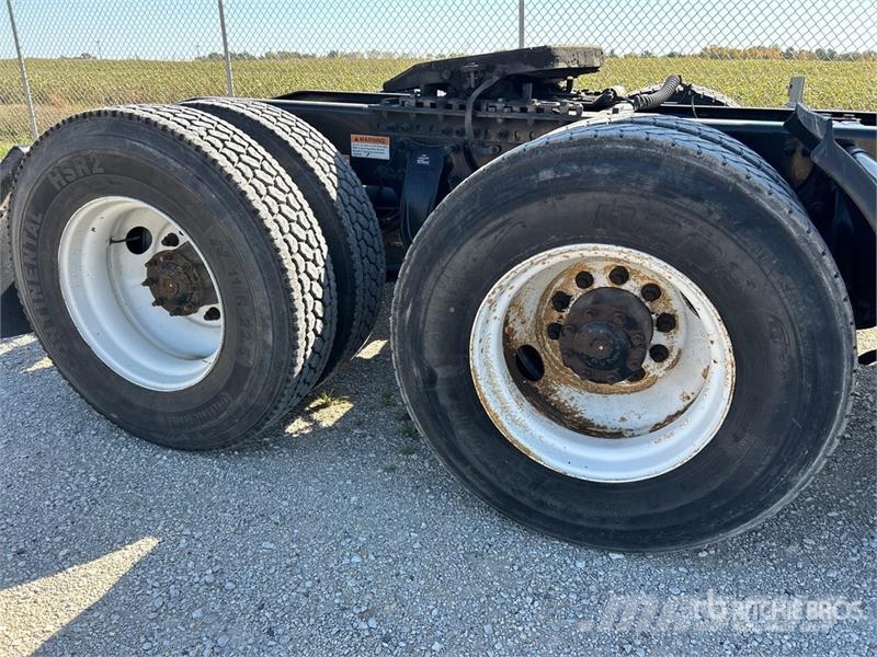 Freightliner Cascadia 126 Седельные тягачи