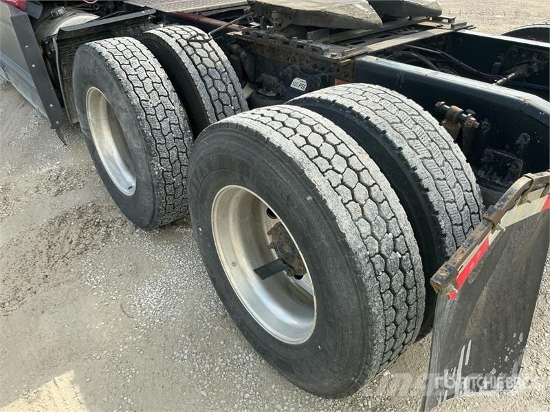 Freightliner Cascadia 126 6x4 T/A Sleeper Truck Tractor Sattelzugmaschinen