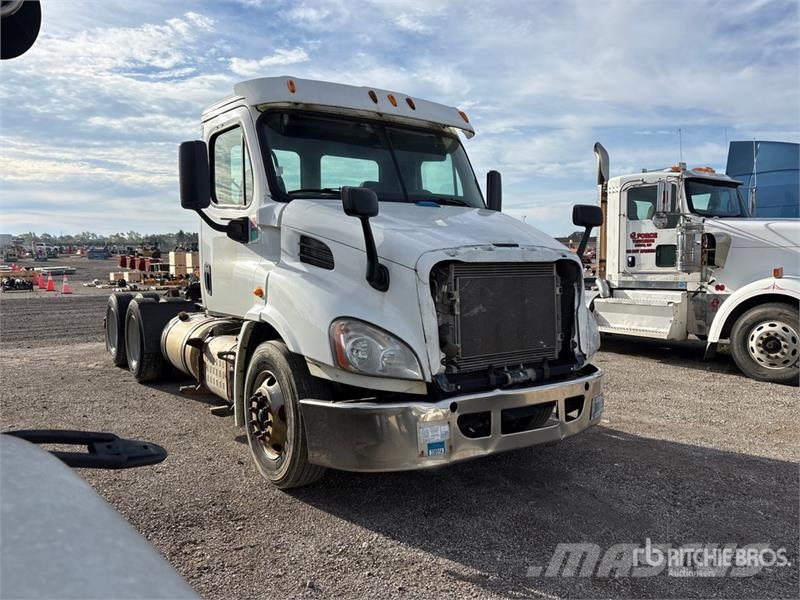 Freightliner Cascadia 113 Vilcēji