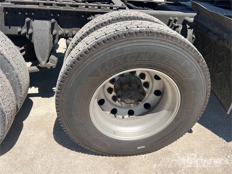Freightliner Cascadia 125 6x4 T/A Sleeper Truck Tractor Tractor Units