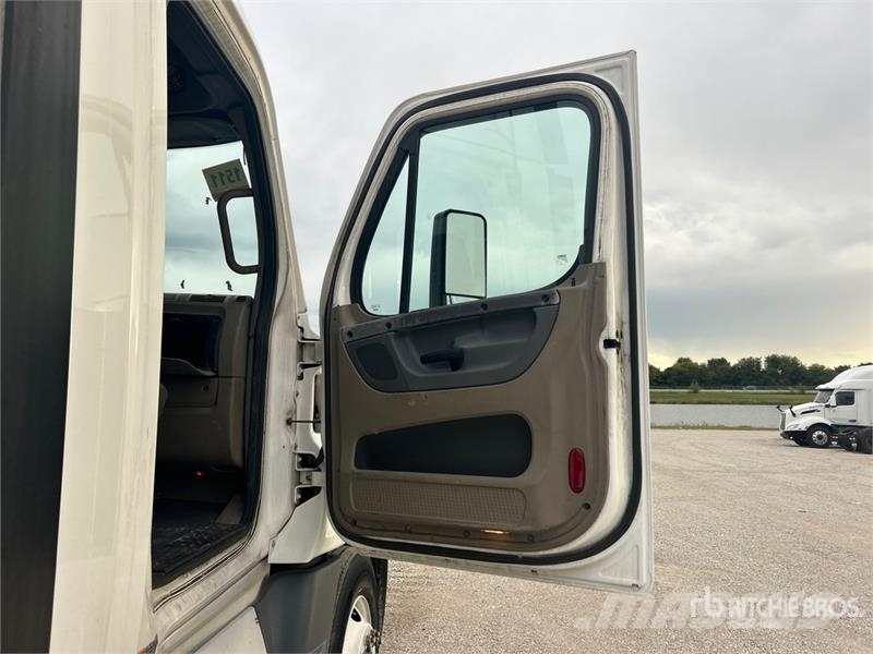 Freightliner Cascadia 125 وحدات الجر