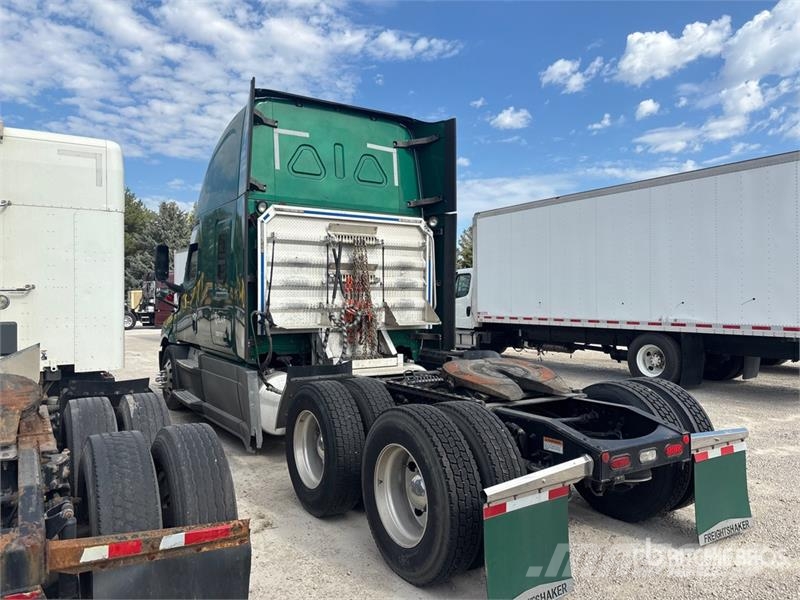 Freightliner Cascadia 126 6x4 T/A Sleeper Truck Tractor Motrici e Trattori Stradali