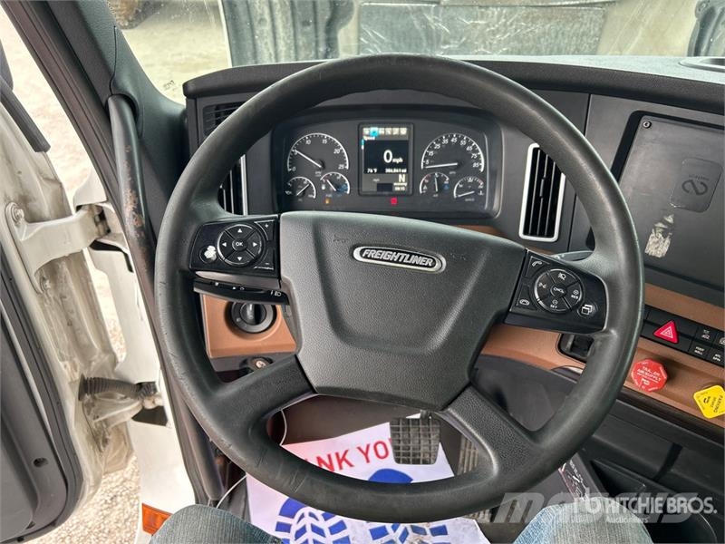 Freightliner Cascadia 126 6x4 Rebuilt Title** T/A Sleeper Truck Trekkers