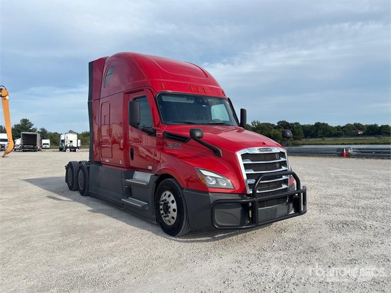 Freightliner Cascadia 126 6x4 T/A Sleeper Truck Tractor Vilcēji