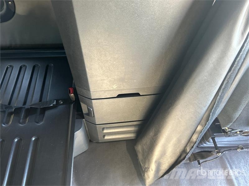 Freightliner Cascadia 126 6x4 T/A Sleeper Truck Tractor Tractor Units