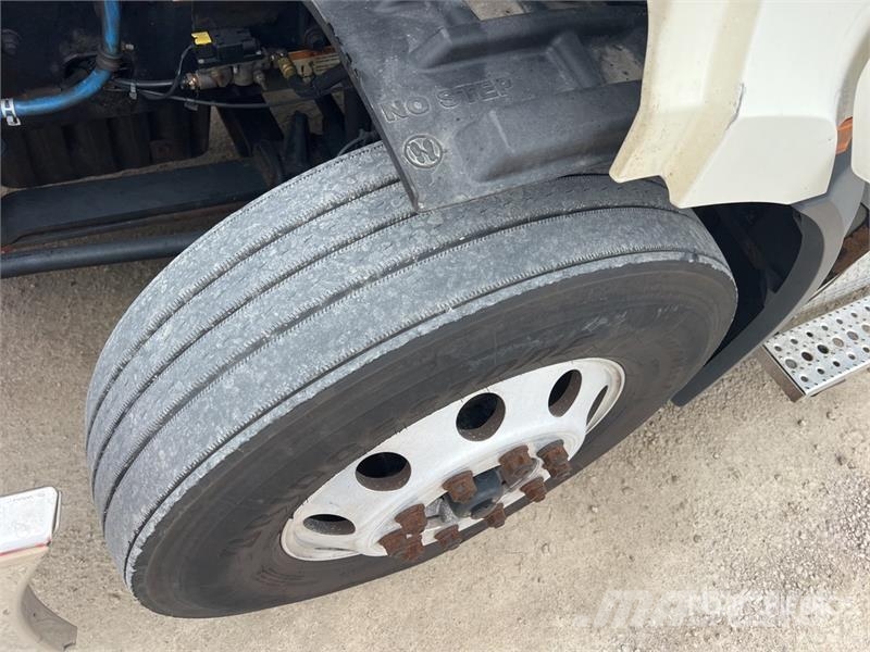 Freightliner Cascadia 116 وحدات الجر