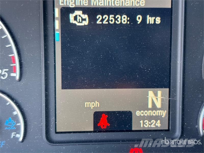 Freightliner Cascadia 126 6x4 T/A Sleeper Truck Tractor Autotractoare