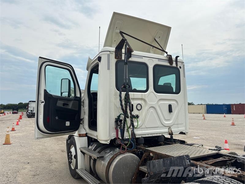Freightliner Cascadia 126 Çekiciler