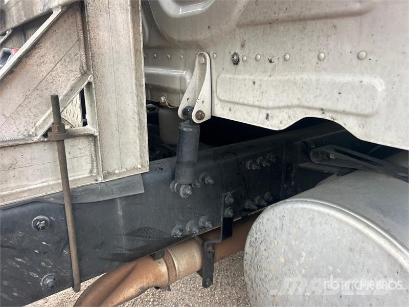 Freightliner Cascadia 125 6x4 T/A Sleeper Truck Tractor Sattelzugmaschinen