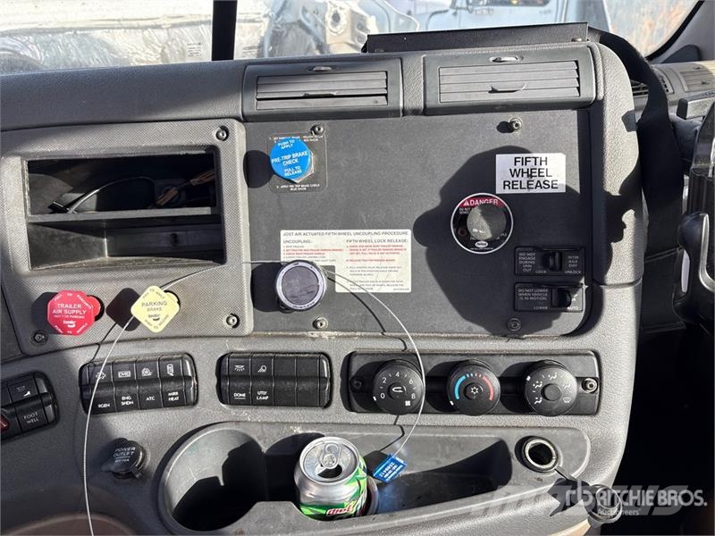 Freightliner Cascadia 113 Vilcēji