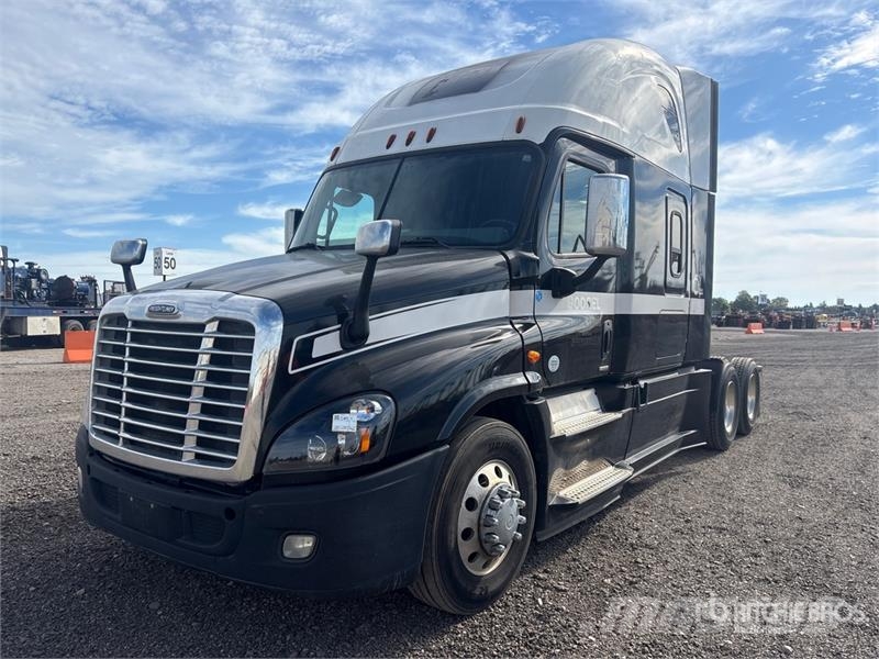Freightliner Cascadia 125 6x4 T/A Sleeper Truck Tractor Влекачи