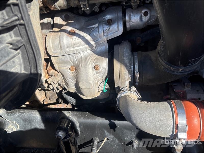 Freightliner Cascadia 125 6x4 T/A Sleeper Truck Tractor وحدات الجر