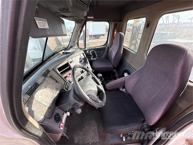 Freightliner Cascadia 113 Vilcēji