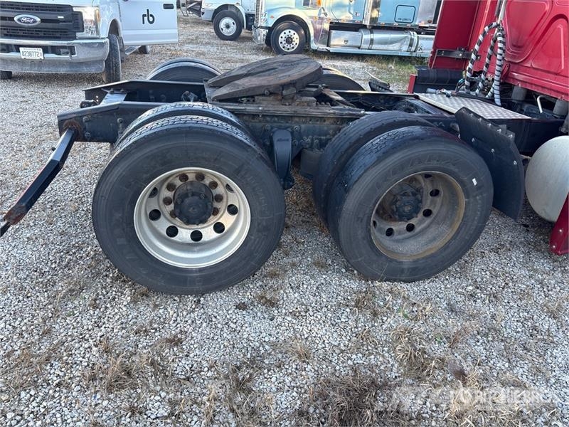 Freightliner Cascadia 125 6x4 T/A Sleeper Truck Tractor Trekkers