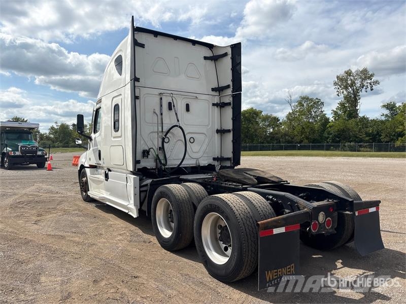 Freightliner Cascadia 126 6x4 T/A Sleeper Truck Tractor Tracteur routier