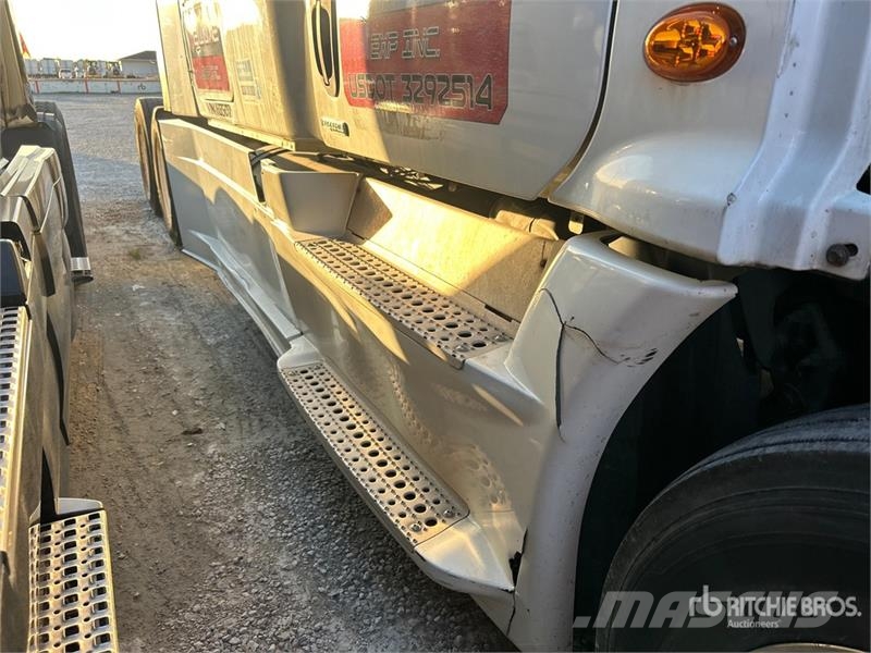 Freightliner Cascadia 125 6x4 T/A Sleeper Truck Tractor Autotractoare