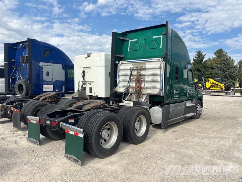 Freightliner Cascadia 126 6x4 T/A Sleeper Truck Tractor Motrici e Trattori Stradali