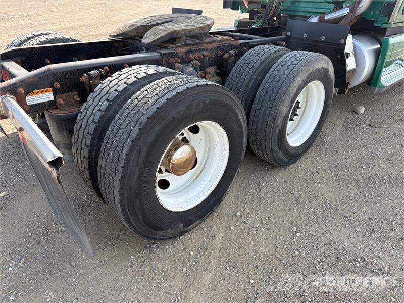 Freightliner Cascadia 125 6x4 T/A Sleeper Truck Tractor Dragbilar