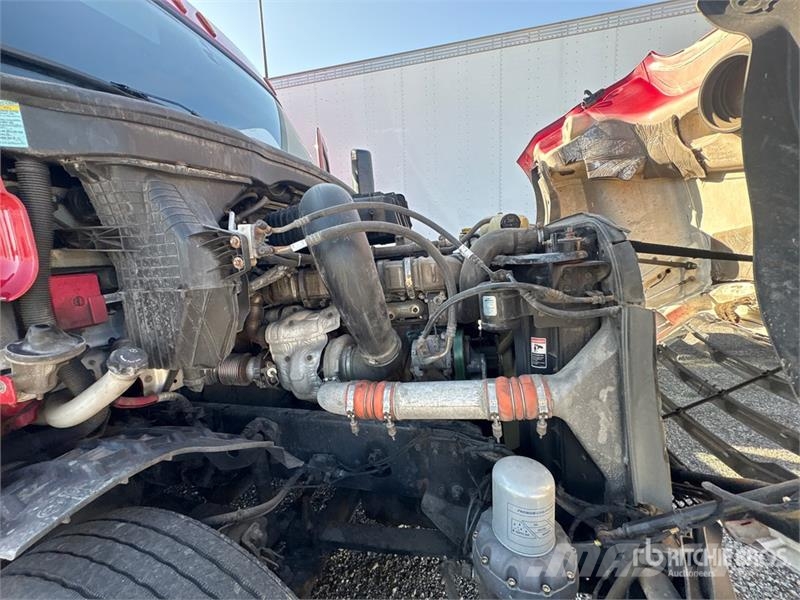 Freightliner Cascadia 126 6x4 T/A Sleeper Truck Tractor Sattelzugmaschinen