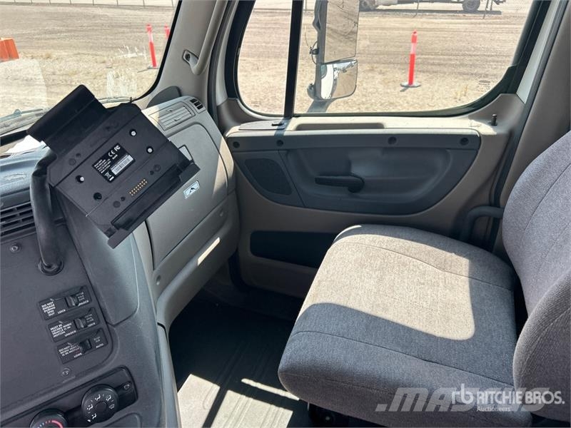 Freightliner Cascadia 125 Prime Movers