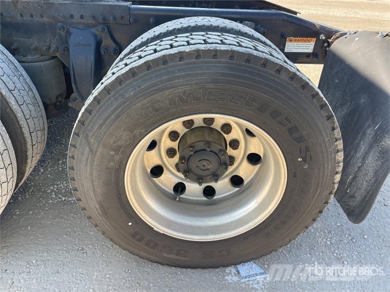 Freightliner Cascadia 125 6x4 T/A Sleeper Truck Tractor Cabezas tractoras