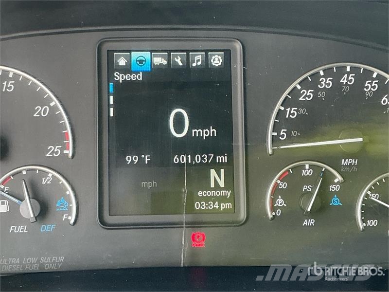 Freightliner Cascadia 126 6x4 T/A Sleeper Truck Tractor Sattelzugmaschinen
