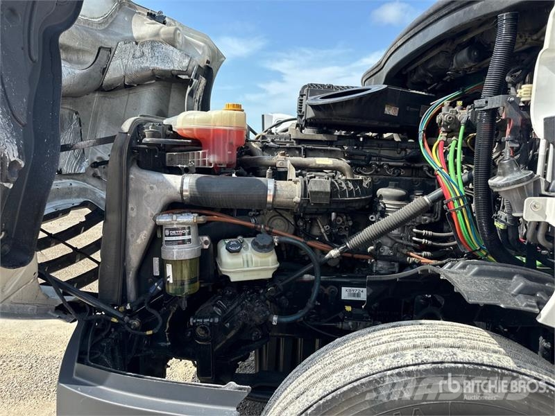 Freightliner Cascadia 126 6x4 T/A Sleeper Truck Tractor Motrici e Trattori Stradali