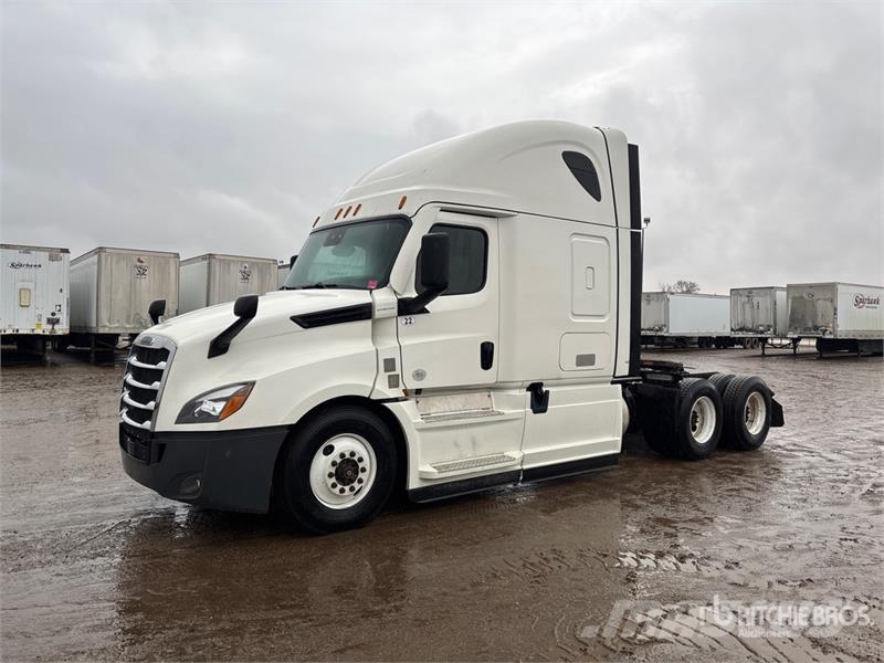 Freightliner Cascadia 126 6x4 T/A Sleeper Truck Tractor Sattelzugmaschinen
