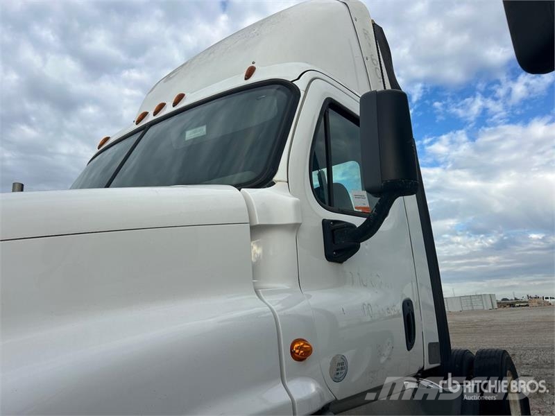 Freightliner Cascadia 125 Tractor Units