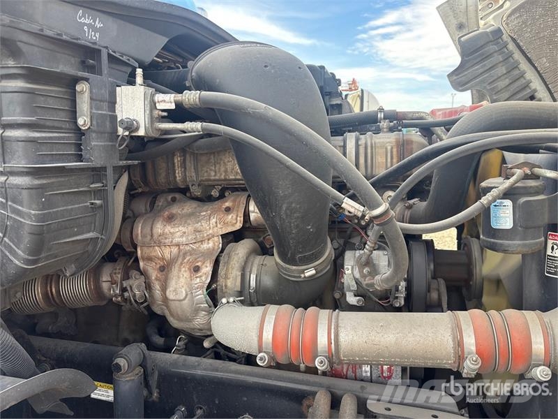 Freightliner Cascadia 125 6x4 T/A Sleeper Truck Tractor Влекачи