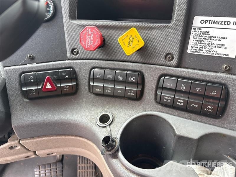 Freightliner Cascadia 125 6x4 T/A Sleeper Truck Tractor Tractor Units